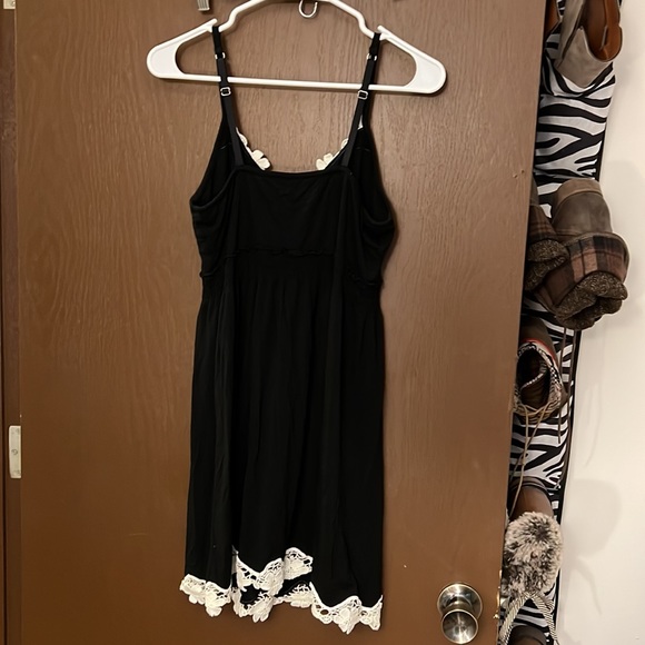 Black & lace slip - Picture 6 of 7